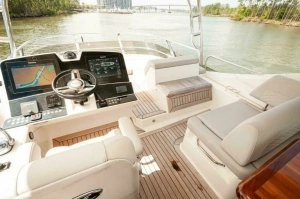 2018 Sea Ray L550 Flybridge thumbnail 4