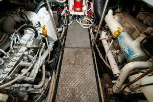 2002 Carver 444 Cockpit Motor Yacht thumbnail 23