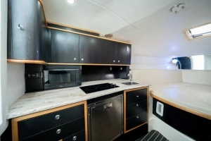 2011 Contender 40 Express thumbnail 4