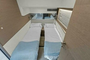 2022 Prestige 590 Flybridge thumbnail 40