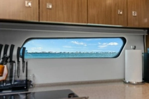 2014 Cruisers Yachts 48 Cantius thumbnail 29