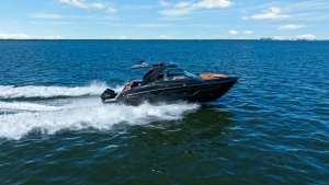 Cruisers Yachts 34 GLS in Action