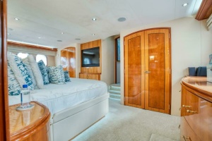 MAJESTIK 80ft Hatteras Yacht For Sale