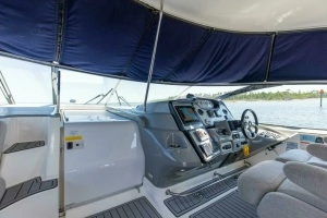 2005 Cruisers Yachts 500 Express thumbnail 14