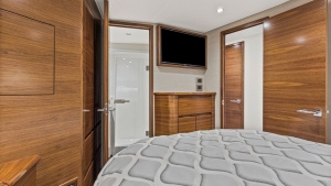 Master Stateroom with En Suite Bathroom