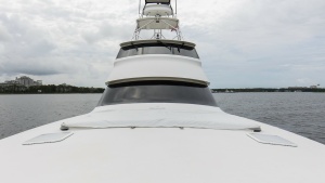 2007 74 Viking Enclosed Bridge Never Settle Forward (1)