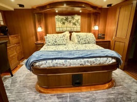 Alaskan 70 OHANA - Master Stateroom
