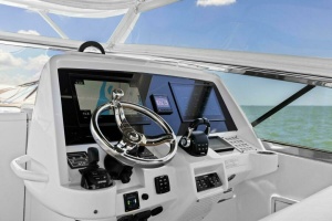 2019 Intrepid 475 Sport Yacht thumbnail 2