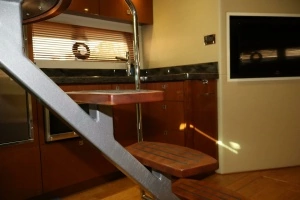 2015 Sea Ray 410 Sundancer thumbnail 12