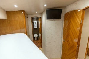 2013 Viking 76 Convertible thumbnail 47