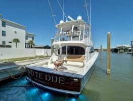 2017 Viking 52 Convertible thumbnail 50