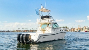 HAMMERHEAD II 34ft Boston Whaler Yacht For Sale