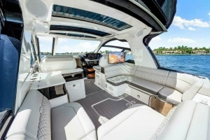 2022 Sea Ray 370 Sundancer thumbnail 7