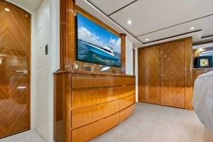 2012 Viking 82 Convertible thumbnail 25