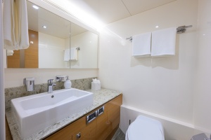 Midnight Moon 85ft Horizon Yacht For Sale