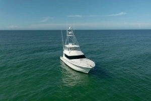 2005 Hatteras 68 Convertible thumbnail 39