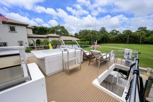 Midnight Moon 85ft Horizon Yacht For Sale