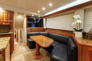 Viking 61 YOLO - Dinette