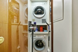 2002 Viking 65 Convertible thumbnail 45