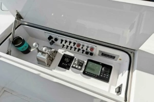 2003 Viking 48 Convertible thumbnail 16