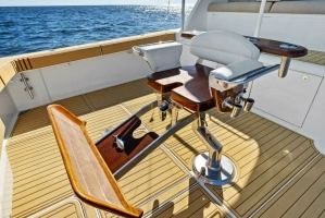 2002 Viking 65 Convertible thumbnail 10