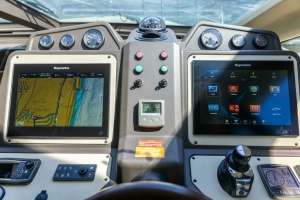 A Sea 64ft Azimut Yacht For Sale