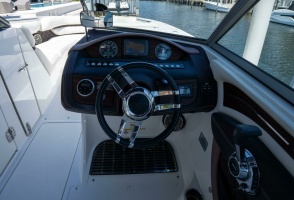 Unplugged 28ft Cobalt Yacht For Sale