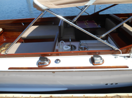 Dazzler 30ft Lyman Yacht For Sale