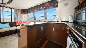 CARVER 56 VOYAGER SKY LOUNGE “LADY CAPE”