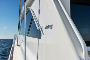 2002 Viking 65 Convertible thumbnail 46