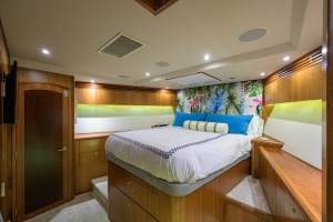 MAGIC 100ft Hatteras Yacht For Sale