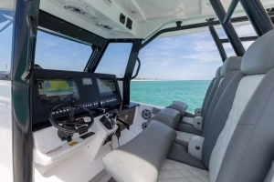 2023 Everglades 365 CC thumbnail 16
