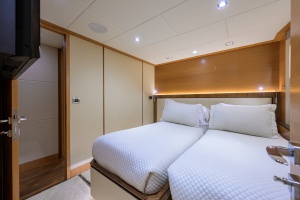 Midnight Moon 85ft Horizon Yacht For Sale