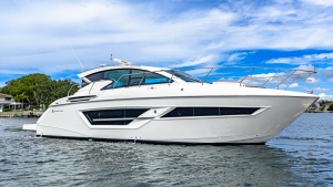 46' Cruisers Yachts 2019