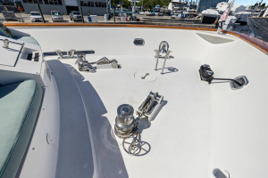 DIRT POOR 118ft Trinity Yachts Yacht For Sale