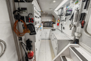 DIRT POOR 118ft Trinity Yachts Yacht For Sale