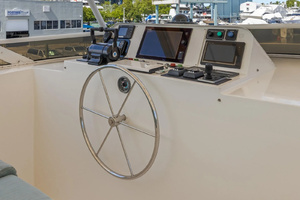 DIRT POOR 118ft Trinity Yachts Yacht For Sale
