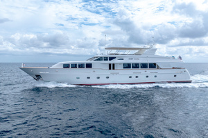 DIRT POOR 118ft Trinity Yachts Yacht For Sale