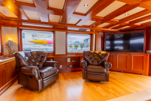 Dozer 98ft Queenship Yacht For Sale