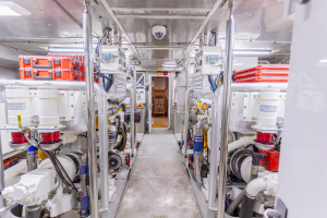 Dozer 98ft Queenship Yacht For Sale