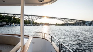 Dozer 98ft Queenship Yacht For Sale