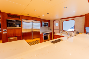 Dozer 98ft Queenship Yacht For Sale