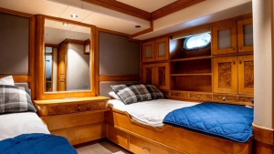 Dozer 98ft Queenship Yacht For Sale
