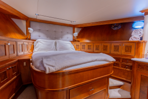Dozer 98ft Queenship Yacht For Sale
