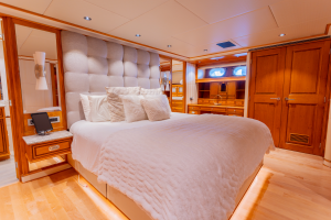 Dozer 98ft Queenship Yacht For Sale