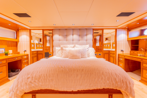 Dozer 98ft Queenship Yacht For Sale