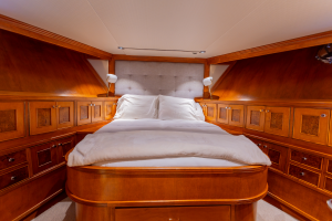 Dozer 98ft Queenship Yacht For Sale