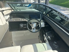 SALES THERAPY 31ft Sea Ray Yacht For Sale