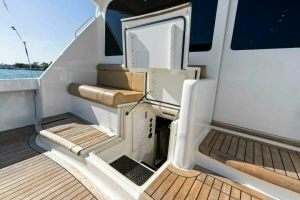 2003 Viking 48 Convertible thumbnail 11