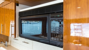 2008 54 Hatteras Convertible American Made Microwave